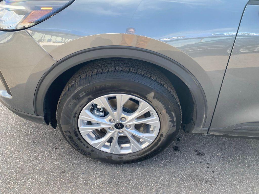 new 2025 Ford Escape car, priced at $27,978