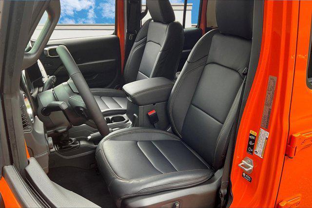 new 2025 Jeep Gladiator car, priced at $45,175