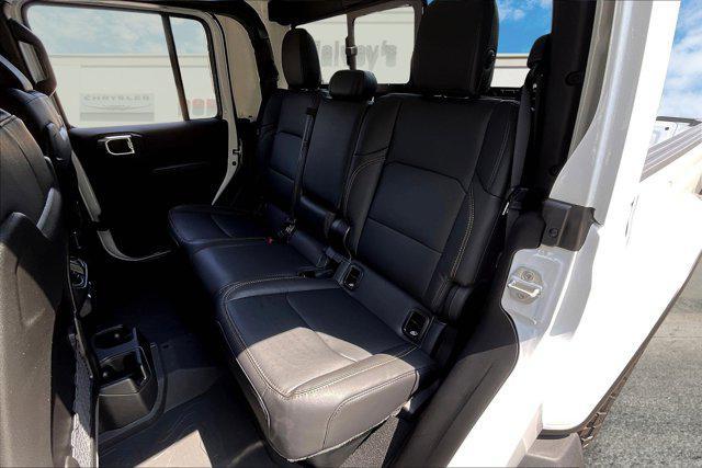 new 2025 Jeep Gladiator car, priced at $43,125