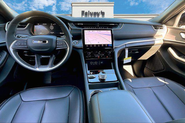new 2025 Jeep Grand Cherokee car, priced at $48,035