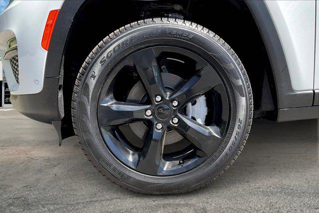 new 2024 Jeep Grand Cherokee car, priced at $43,115