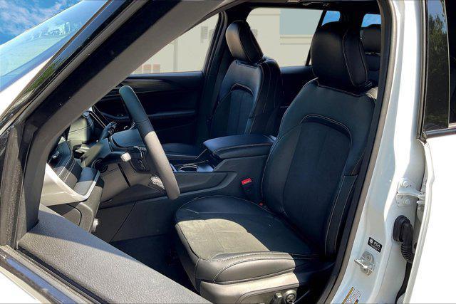 new 2025 Jeep Grand Cherokee car, priced at $47,130