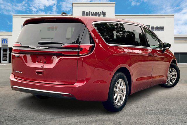 used 2024 Chrysler Pacifica car, priced at $35,459
