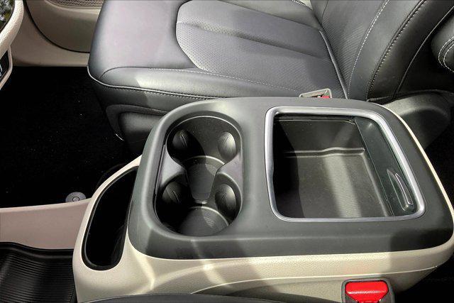 used 2024 Chrysler Pacifica car, priced at $35,459