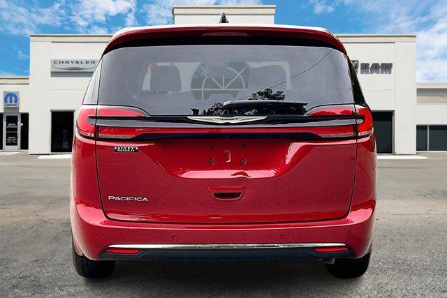 used 2024 Chrysler Pacifica car, priced at $35,459