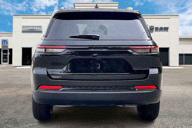 new 2025 Jeep Grand Cherokee car, priced at $45,233