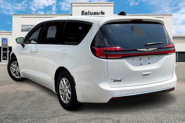 new 2025 Chrysler Pacifica car, priced at $42,471