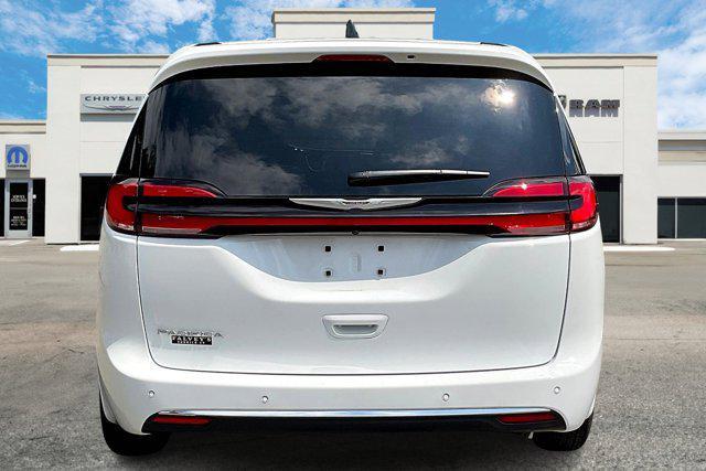new 2025 Chrysler Pacifica car, priced at $42,471