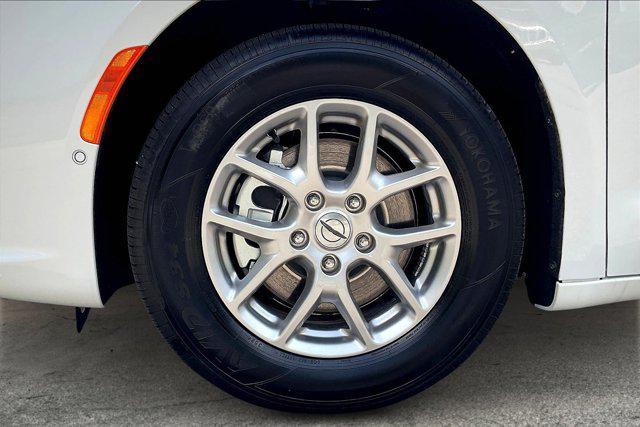new 2025 Chrysler Pacifica car, priced at $42,471