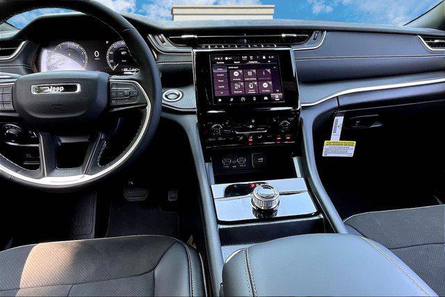 new 2025 Jeep Grand Cherokee car, priced at $41,992