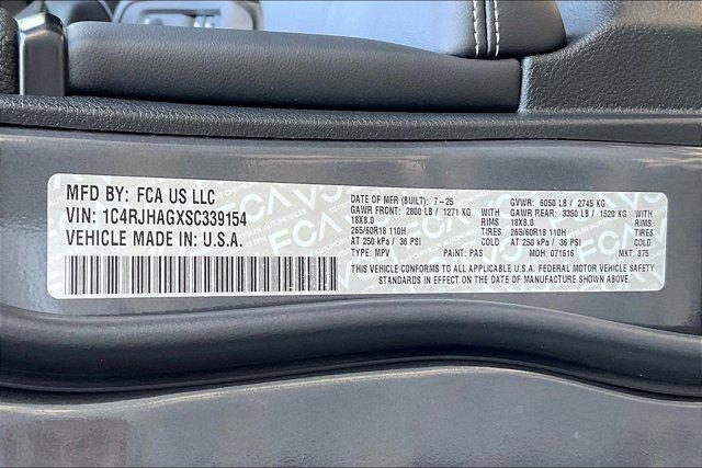 new 2025 Jeep Grand Cherokee car, priced at $41,992