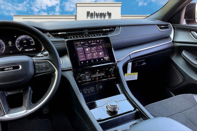 new 2025 Jeep Grand Cherokee car, priced at $41,992