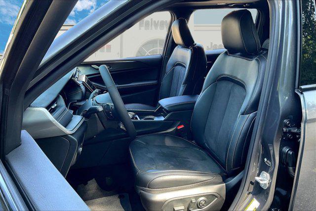 new 2025 Jeep Grand Cherokee car, priced at $41,992