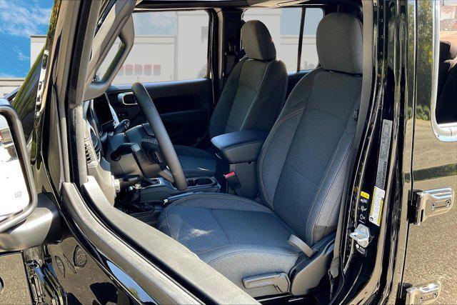 new 2025 Jeep Gladiator car, priced at $45,661