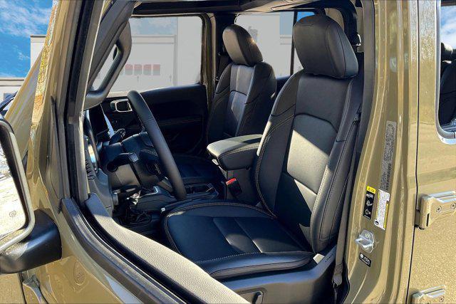 new 2025 Jeep Gladiator car, priced at $44,334