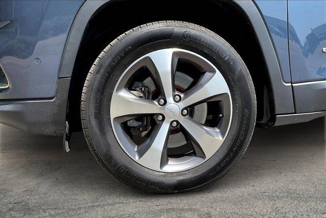 used 2021 Jeep Cherokee car, priced at $21,543