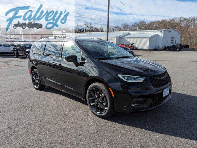 new 2024 Chrysler Pacifica car, priced at $53,669