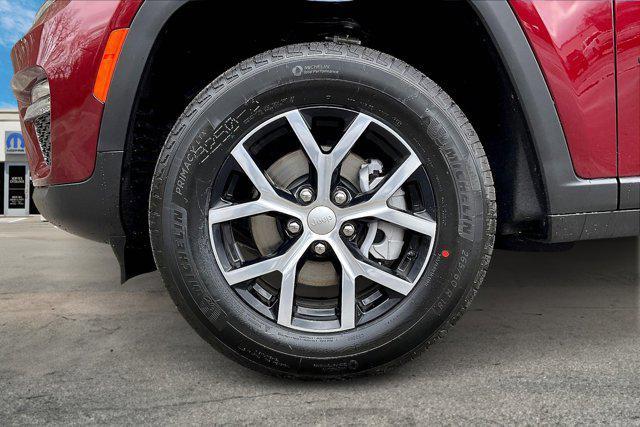 new 2025 Jeep Grand Cherokee car, priced at $45,066