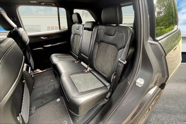new 2025 Jeep Grand Cherokee car, priced at $41,993
