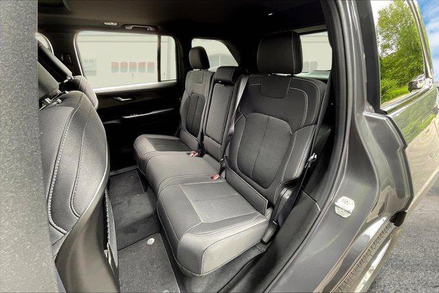 new 2025 Jeep Grand Cherokee car, priced at $39,869