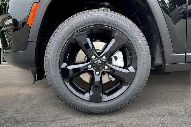 new 2025 Jeep Grand Cherokee car, priced at $47,687
