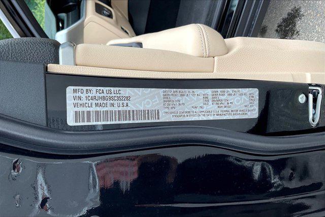 new 2025 Jeep Grand Cherokee car, priced at $47,687