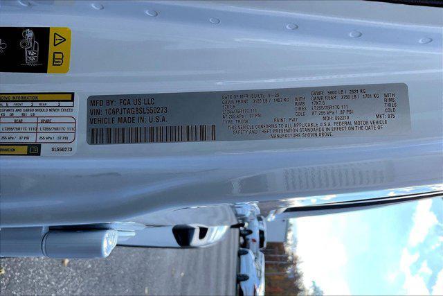 new 2025 Jeep Gladiator car, priced at $47,719