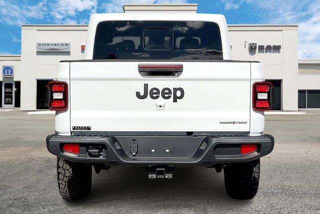 new 2025 Jeep Gladiator car, priced at $47,719