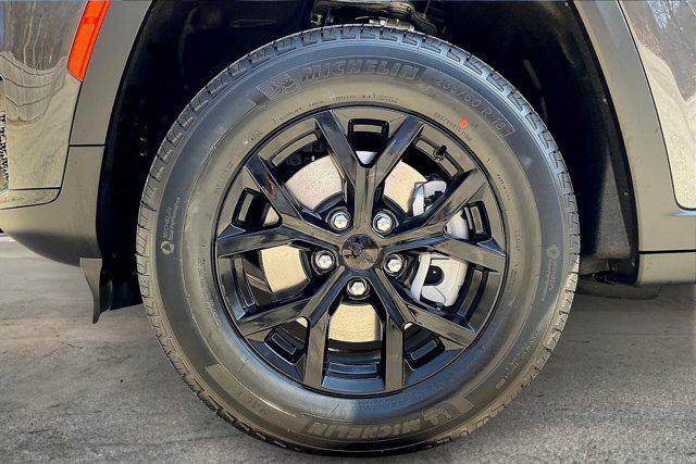 new 2025 Jeep Grand Cherokee L car, priced at $42,997