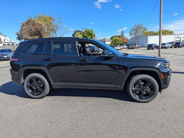 new 2025 Jeep Grand Cherokee car, priced at $44,474