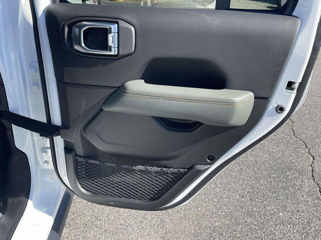 new 2026 Jeep Gladiator car, priced at $60,220