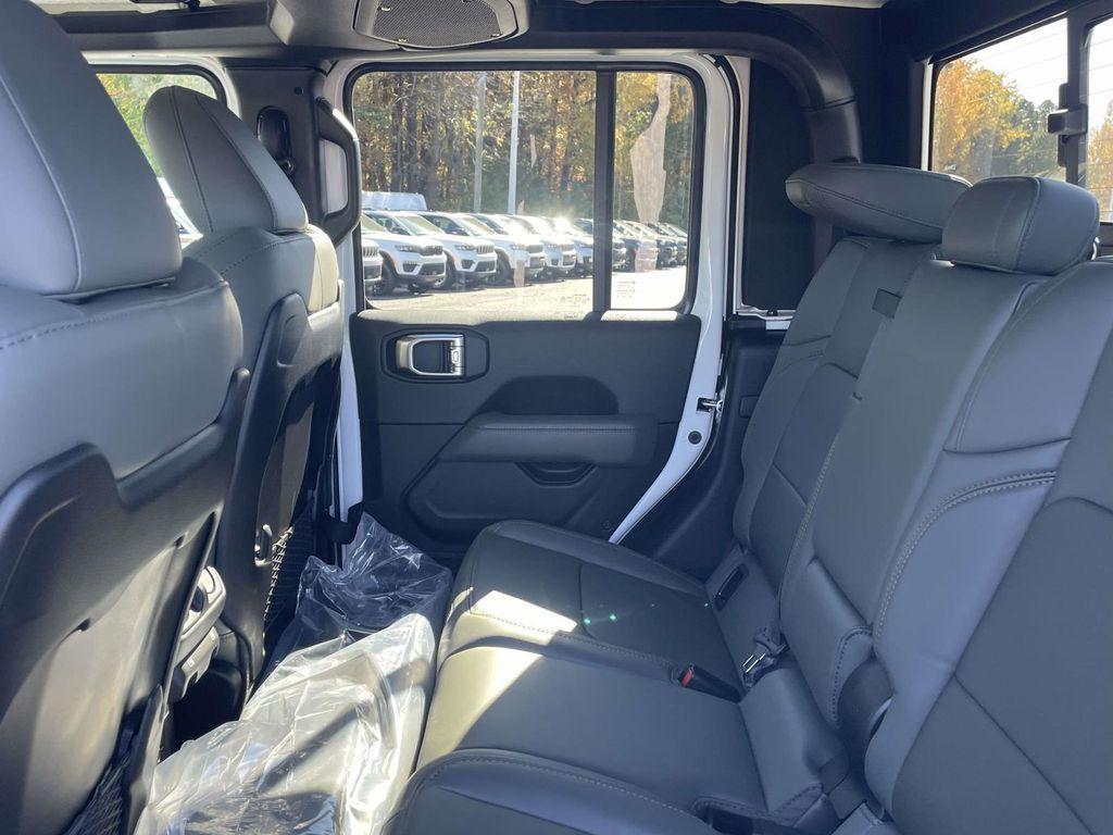 new 2026 Jeep Gladiator car, priced at $60,220