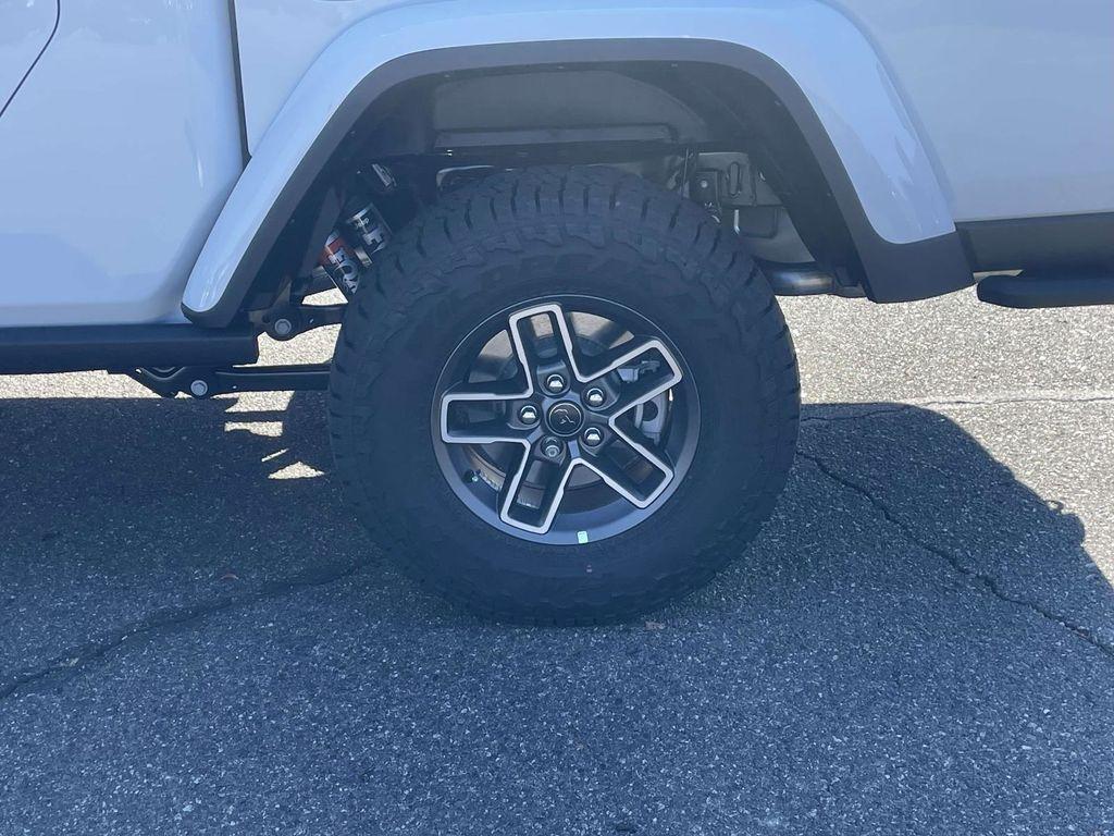 new 2026 Jeep Gladiator car, priced at $60,220