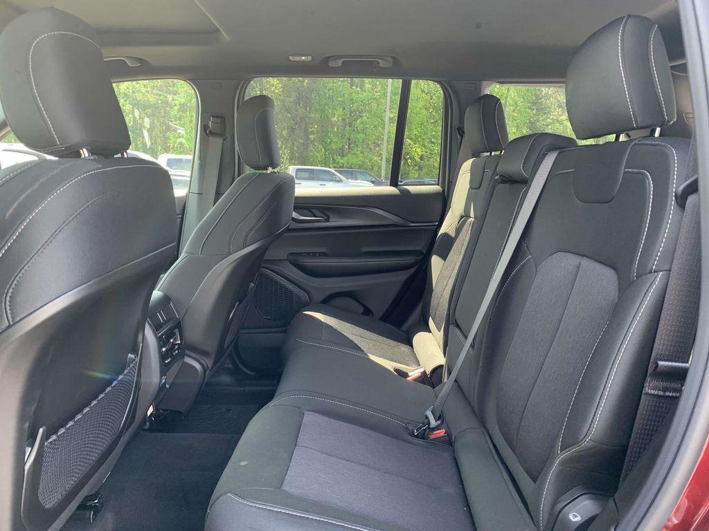 new 2025 Jeep Grand Cherokee car, priced at $38,420
