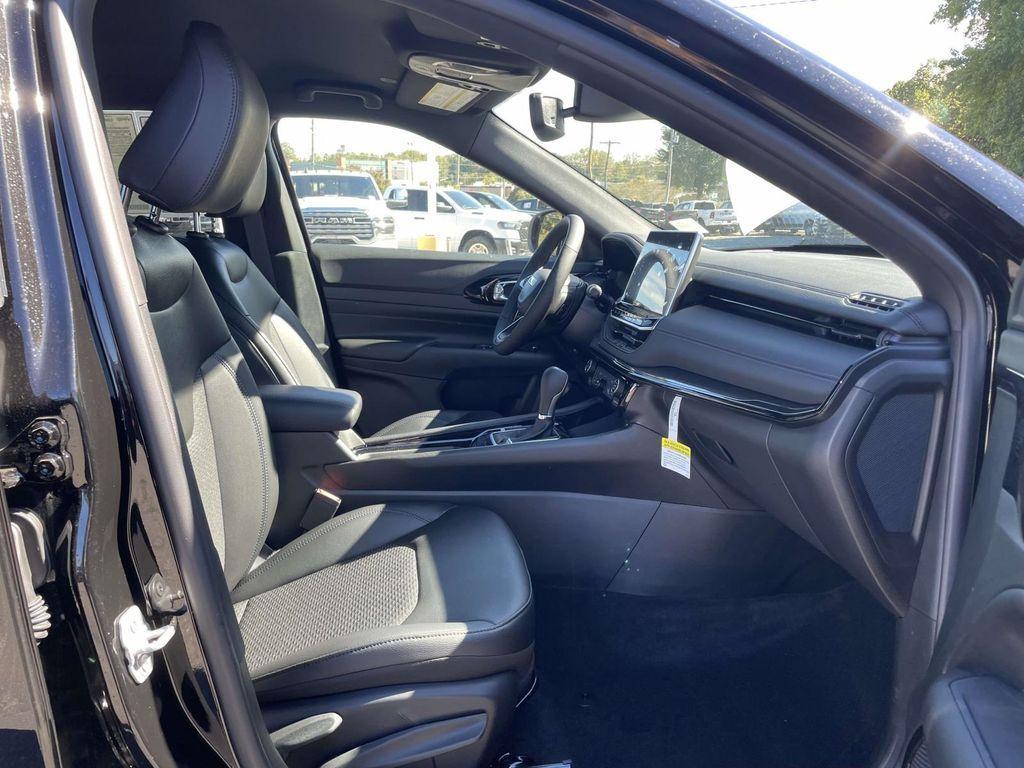 new 2026 Jeep Compass car, priced at $33,405