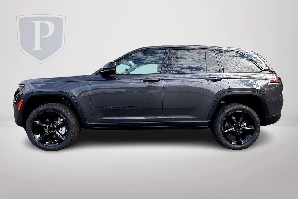 new 2024 Jeep Grand Cherokee car, priced at $44,735