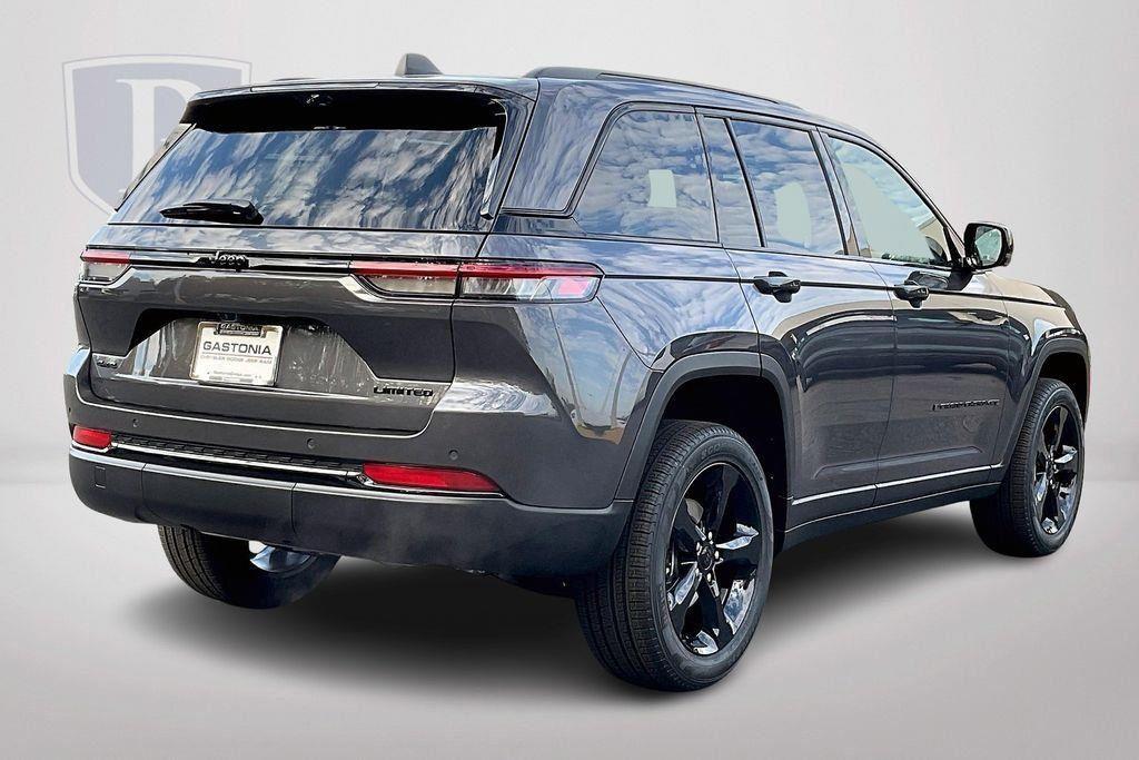 new 2024 Jeep Grand Cherokee car, priced at $44,735