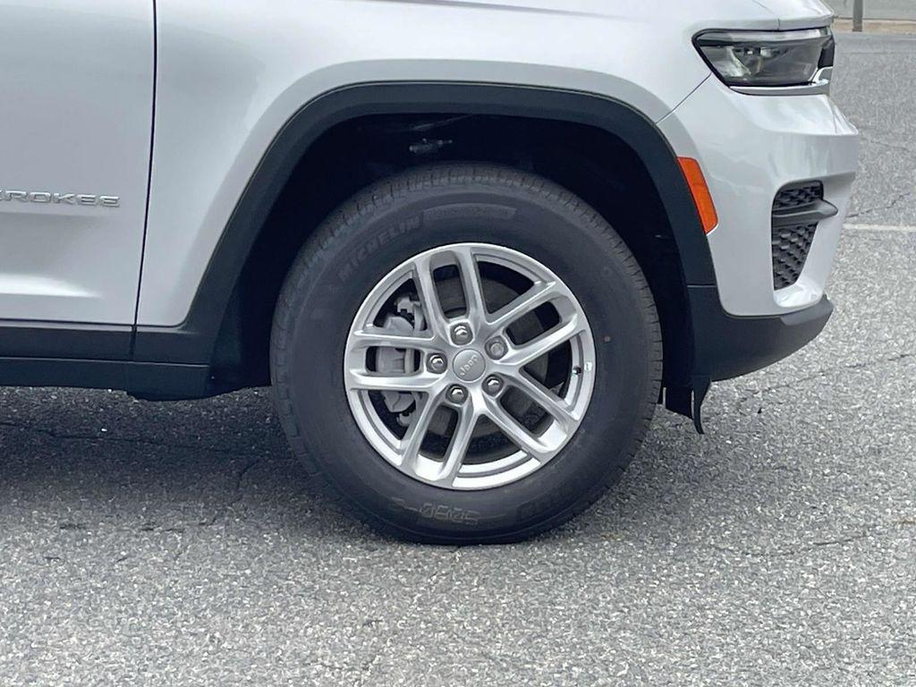 new 2025 Jeep Grand Cherokee car, priced at $34,995