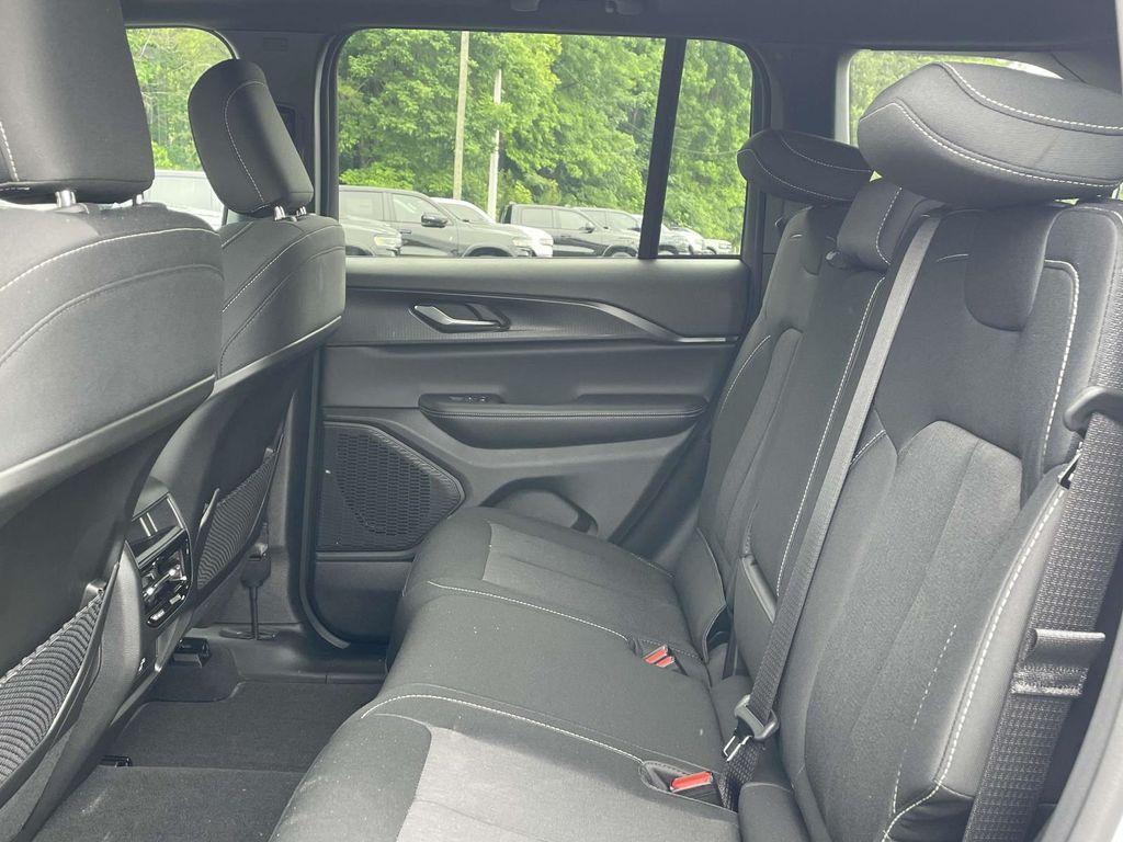 new 2025 Jeep Grand Cherokee car, priced at $34,995
