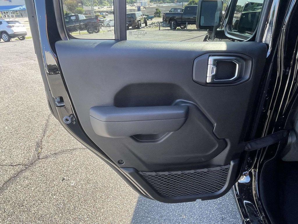 new 2025 Jeep Wrangler car, priced at $43,495