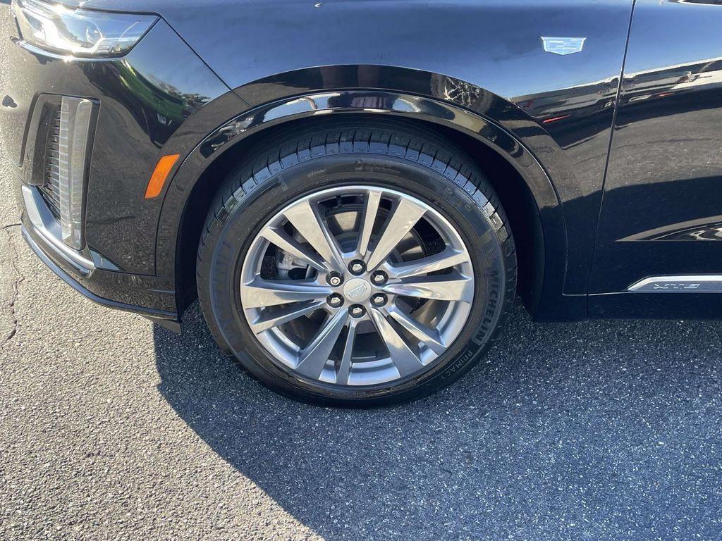used 2023 Cadillac XT6 car, priced at $37,899