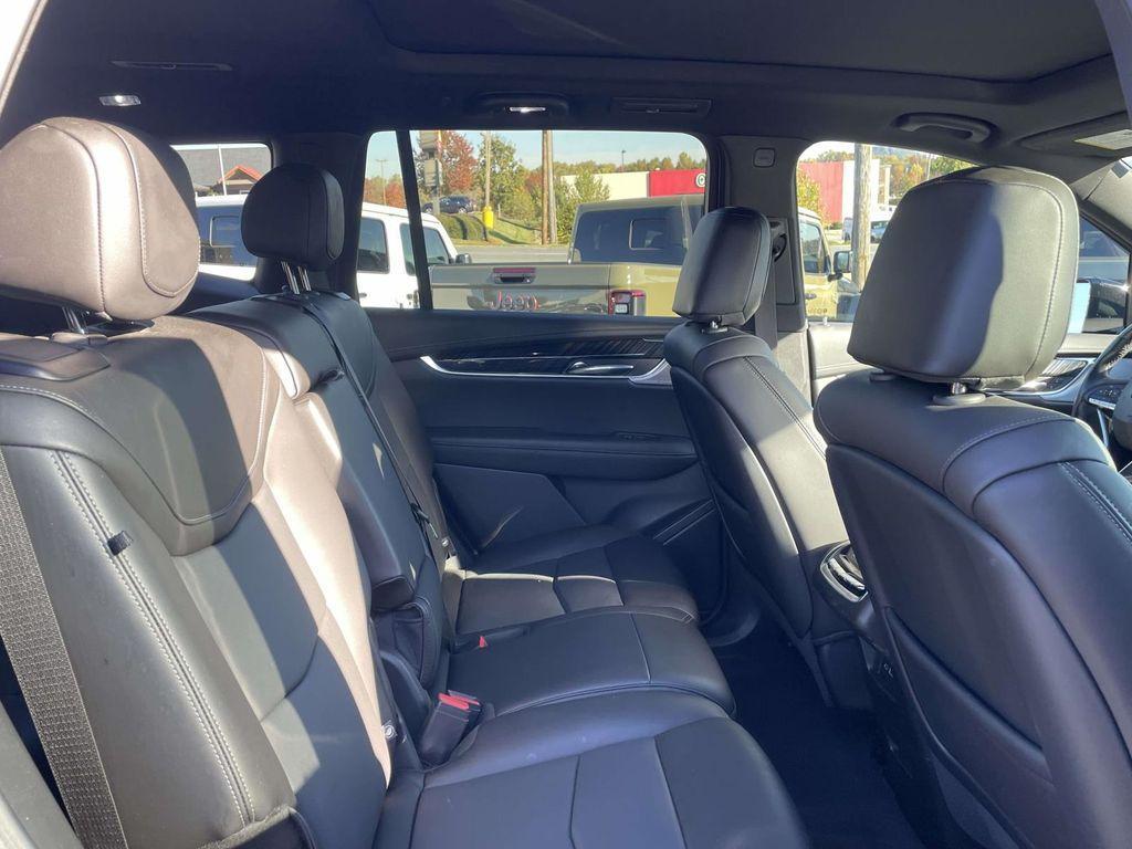 used 2023 Cadillac XT6 car, priced at $37,899