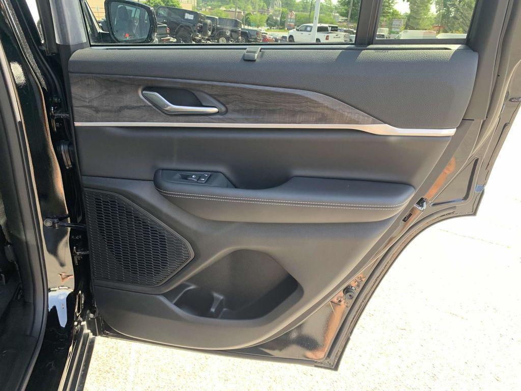 new 2025 Jeep Grand Cherokee car, priced at $49,405
