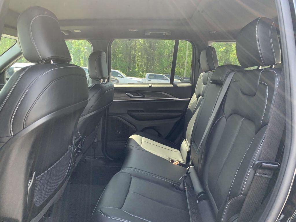 new 2025 Jeep Grand Cherokee car, priced at $49,405