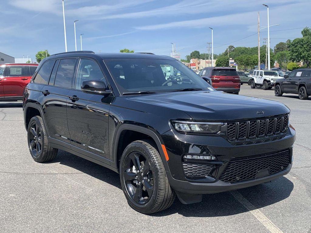 new 2025 Jeep Grand Cherokee car, priced at $49,405