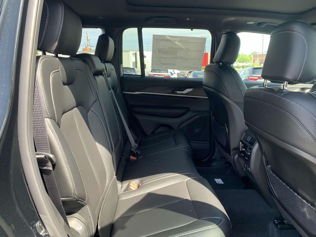 new 2025 Jeep Grand Cherokee car, priced at $49,405
