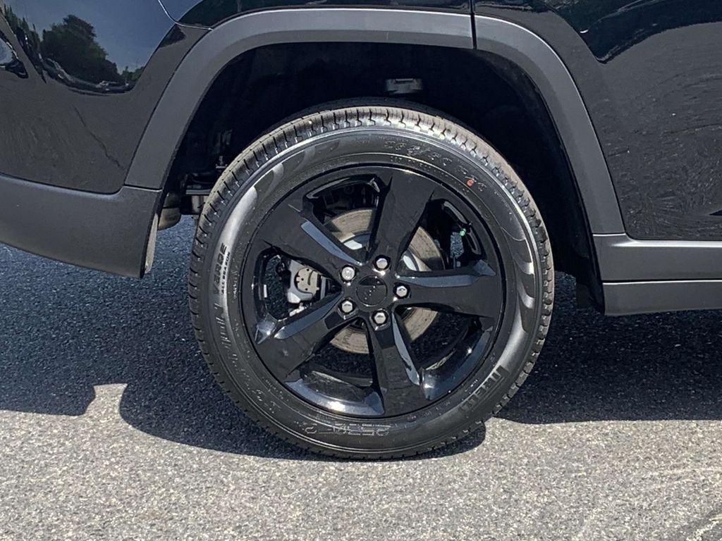 new 2025 Jeep Grand Cherokee car, priced at $49,405