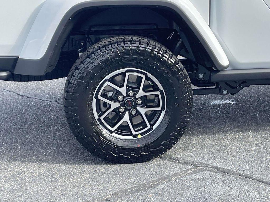 new 2025 Jeep Gladiator car, priced at $54,320