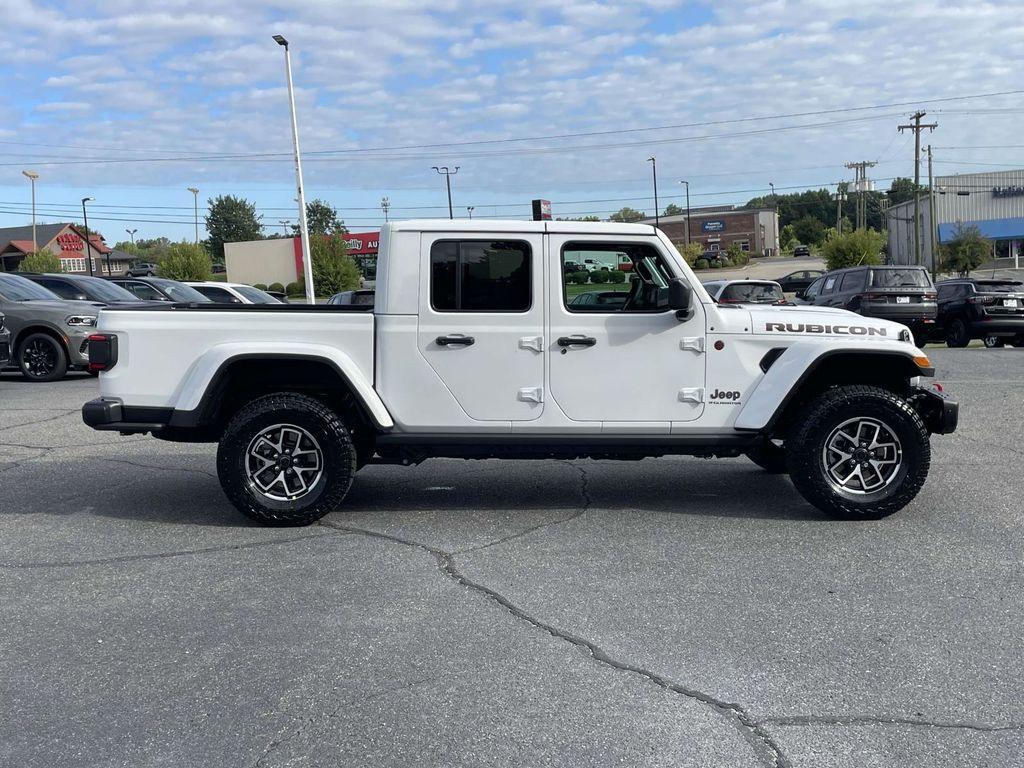 new 2025 Jeep Gladiator car, priced at $54,320