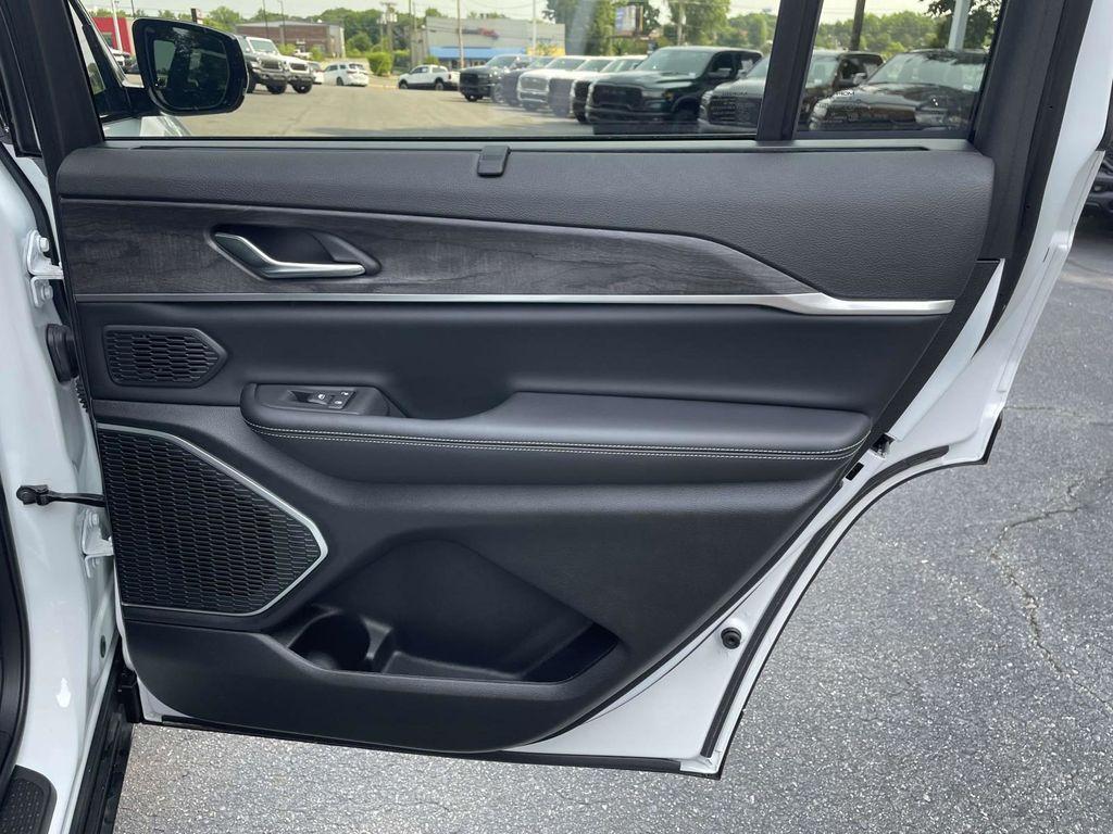 new 2025 Jeep Grand Cherokee L car, priced at $46,995